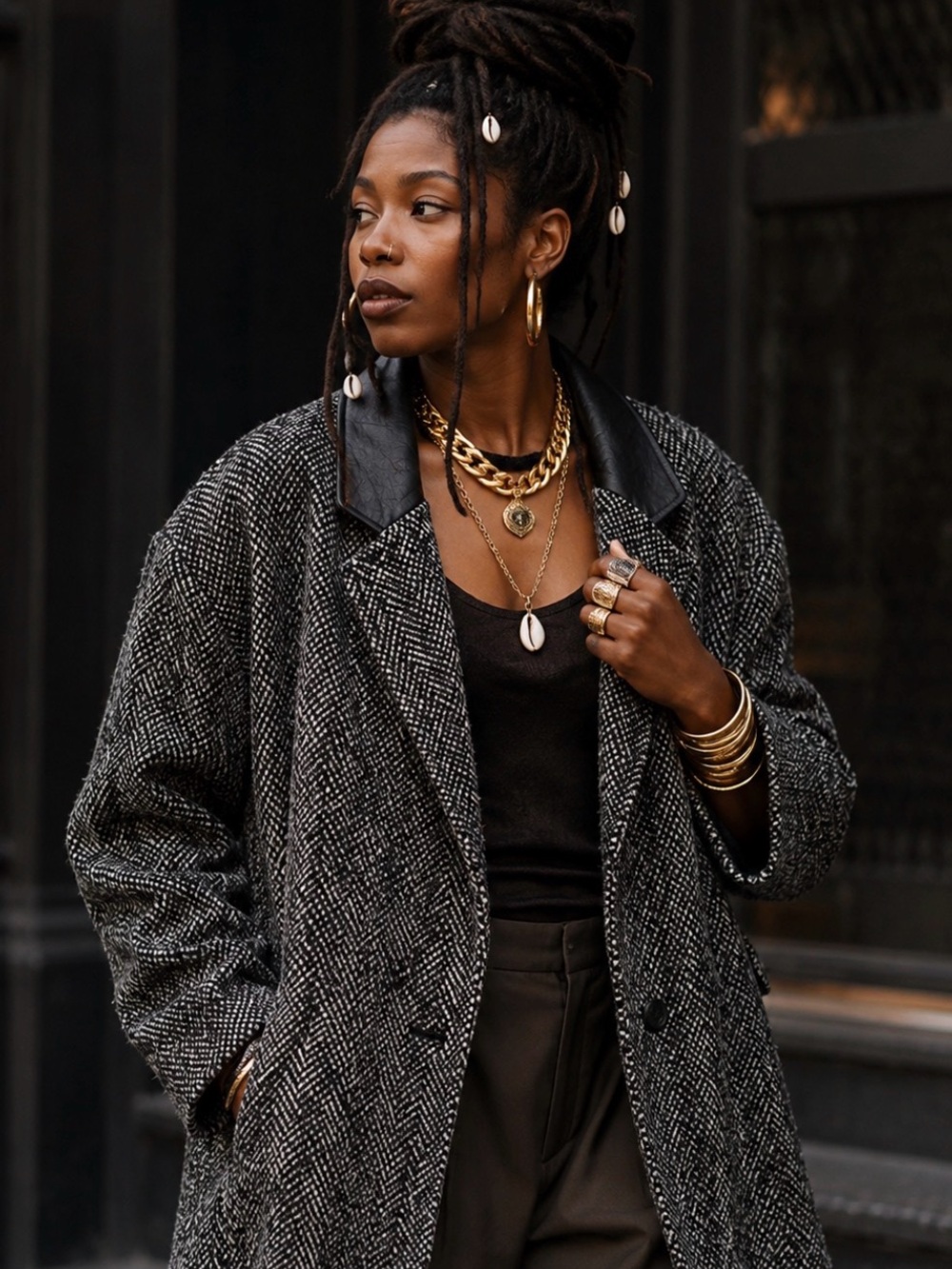 💎 VTG Black and White Herringbone Coat with Leather Collar
